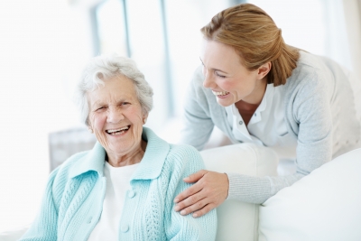 Hai bisogno di un&#039;assistenza domiciliare? Scegli Vitassistance ! Le nostre badante in convivenza oppure ad ore assunte regolarmente da noi al tuo servizio !
