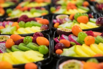 Alzheimer, la frutta riduce il rischio di ammalarsi: bastano 3 anni di dieta mediterranea