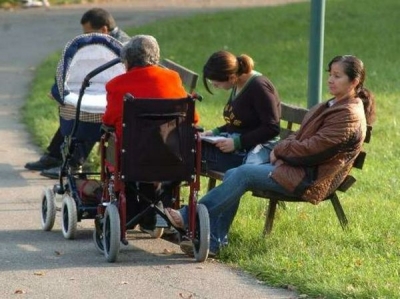 Vitassistance badanti aosta milano torino savona. Agenzia badanti e assistenza anziani disabili domiciliare ospedaliera.